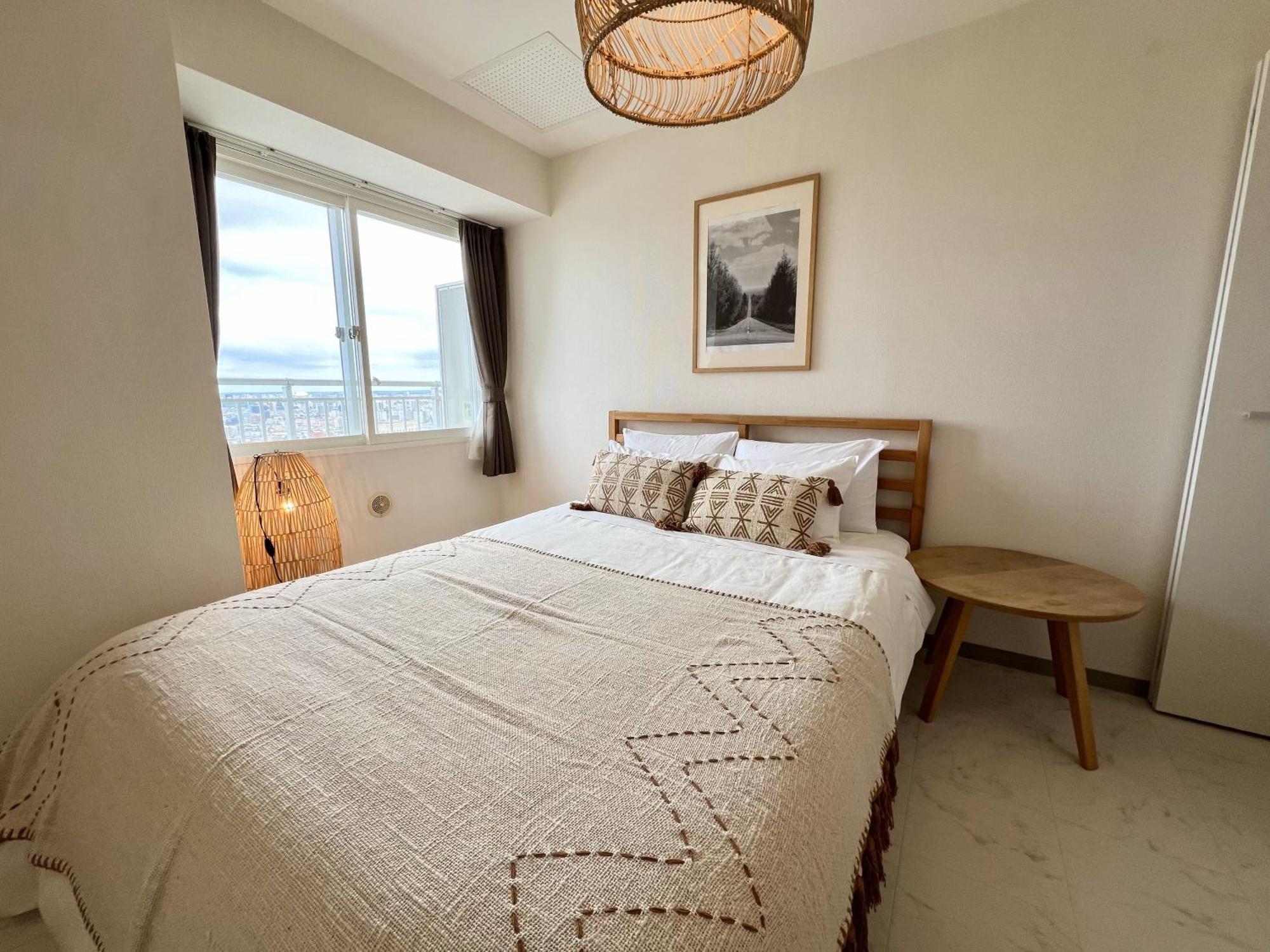 Ams Tower Apartment *
