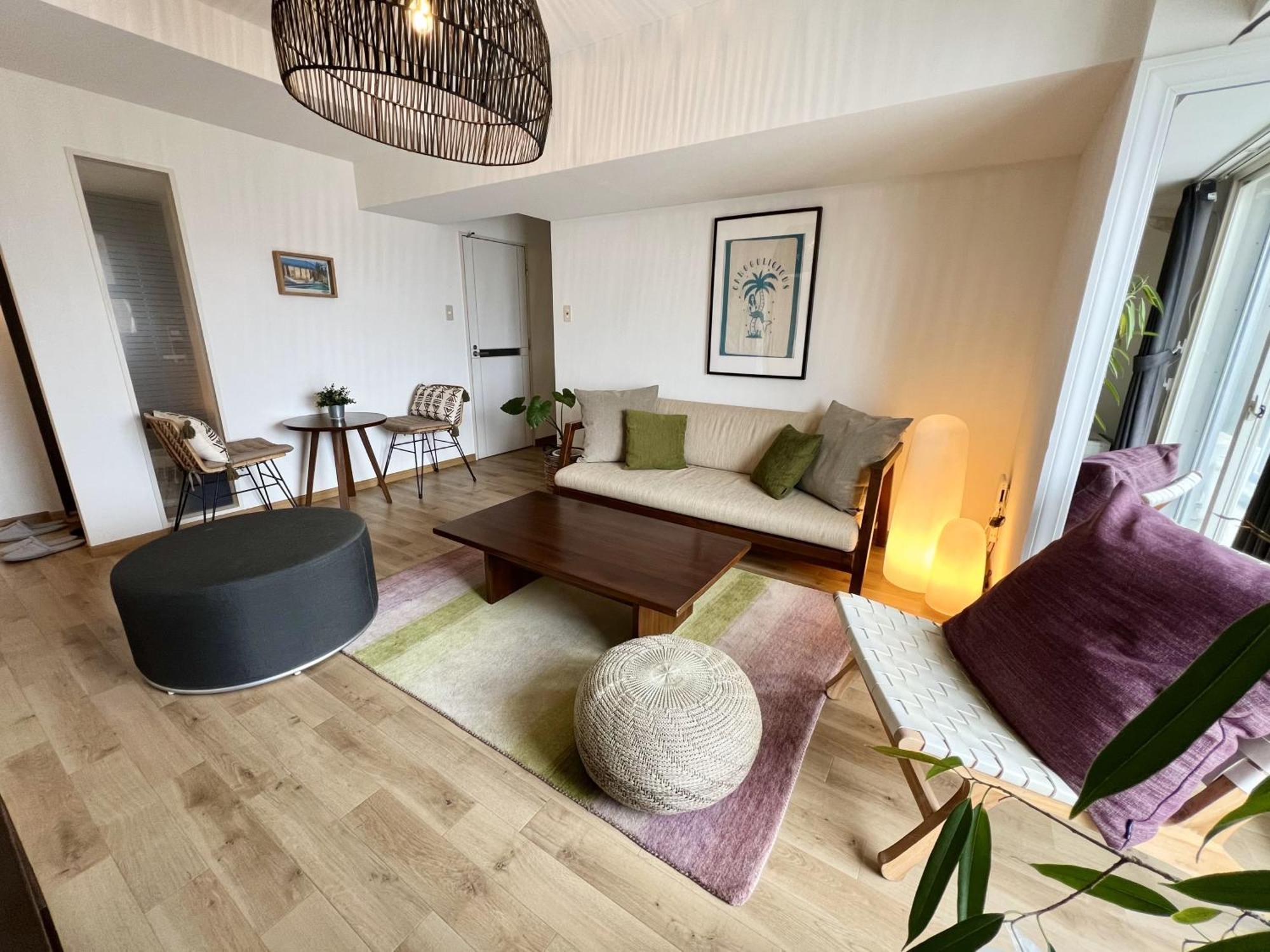 Ams Tower Apartment
