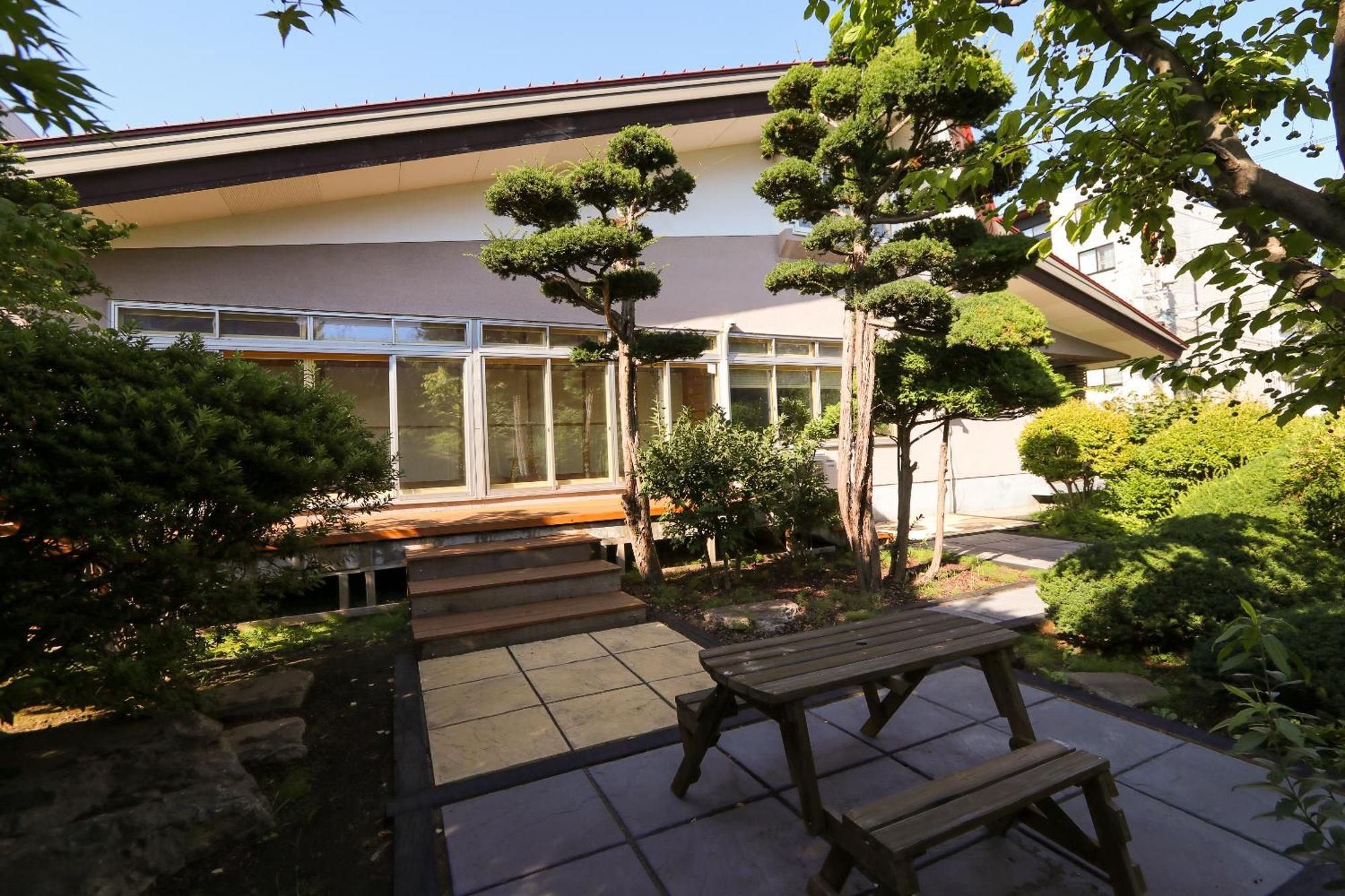 Old Garden House Hiragishi Apartment *