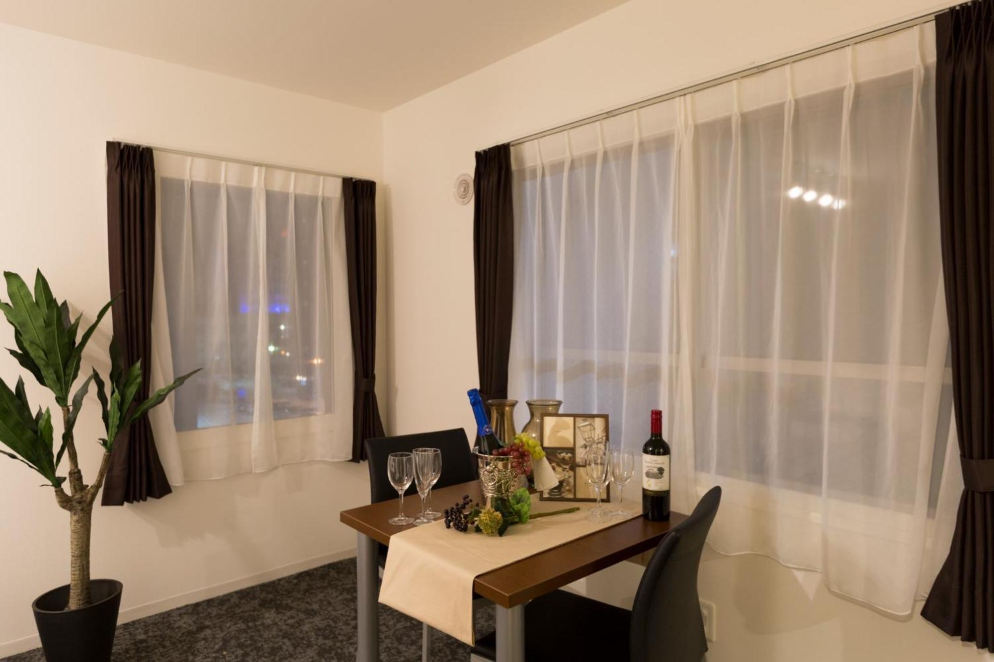 Apartment One's - Vacation 09772v