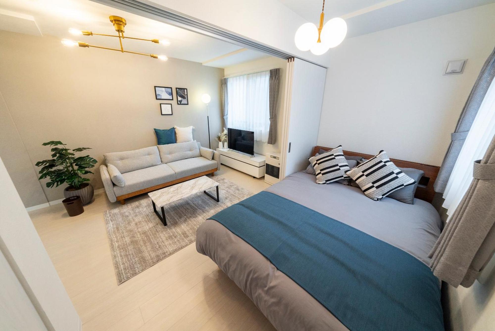Universe Apartment *