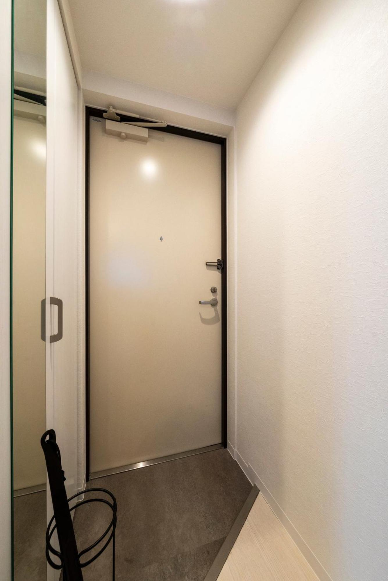 Universe Apartment *