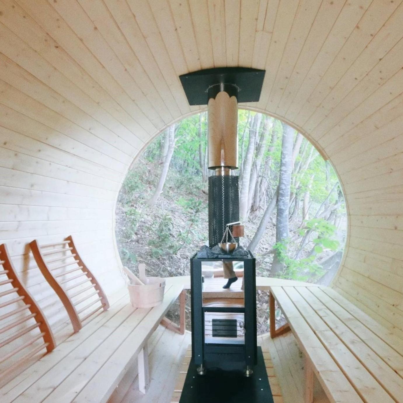 Glamping Carta: Luxury Sauna And Jacuzzi Retreat In