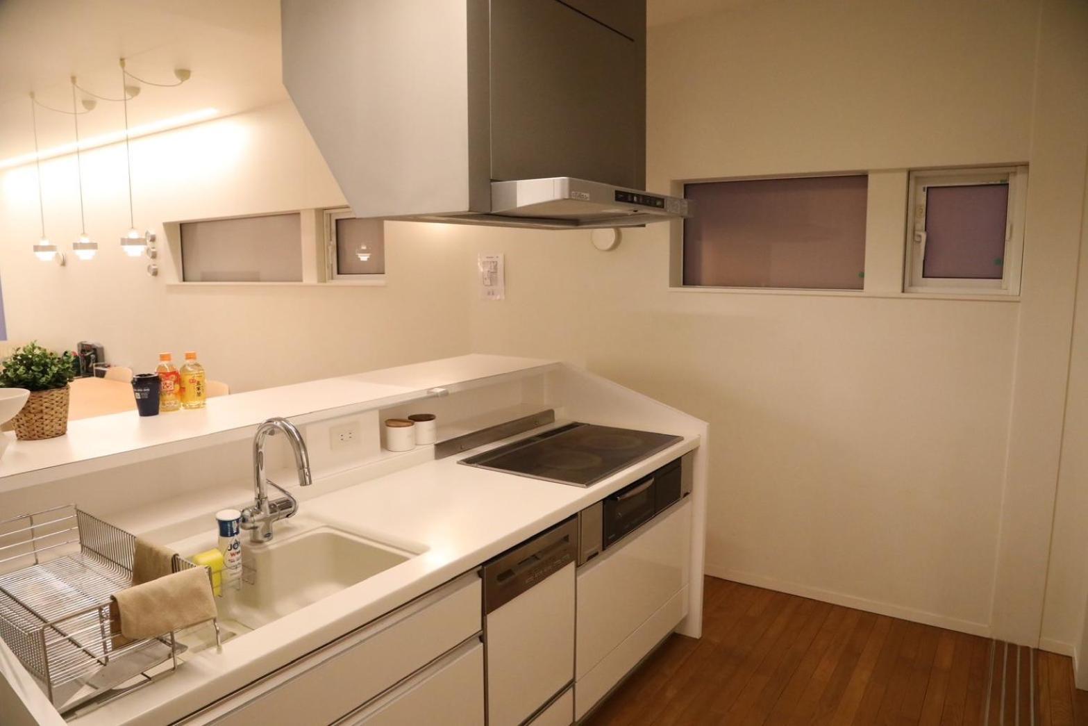 Minimalist Haven Max 8ppl150sqm Area