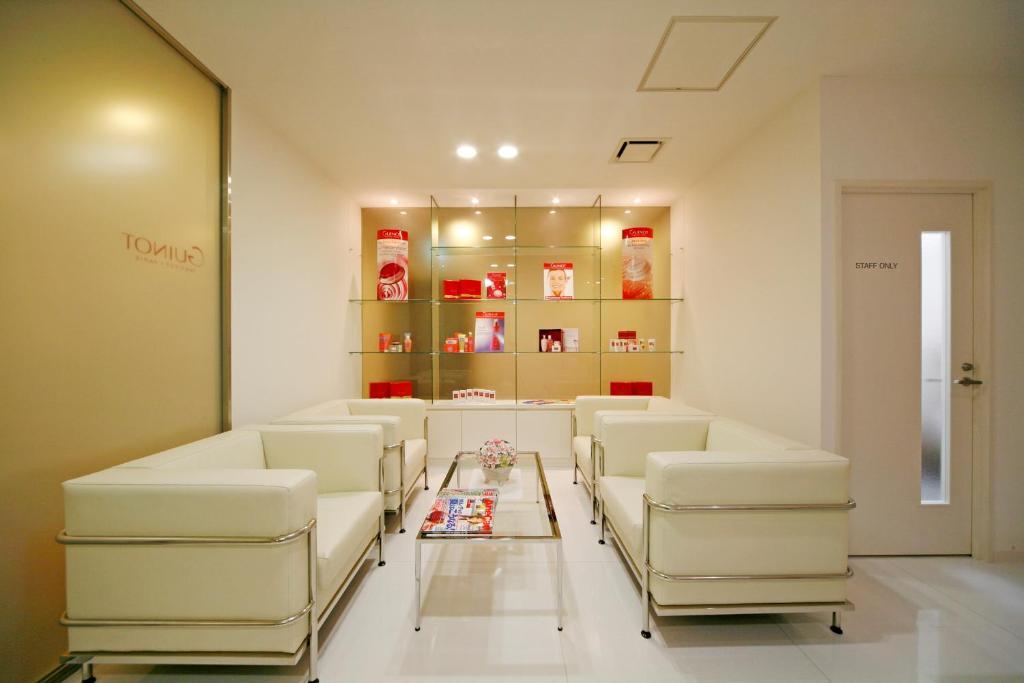 Capsule hotel Safro