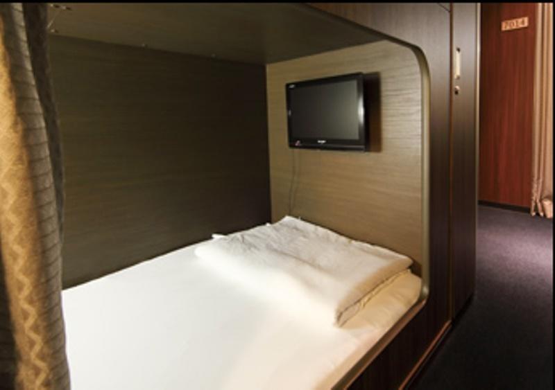 Capsule hotel Capsule Nikoh Refre *
