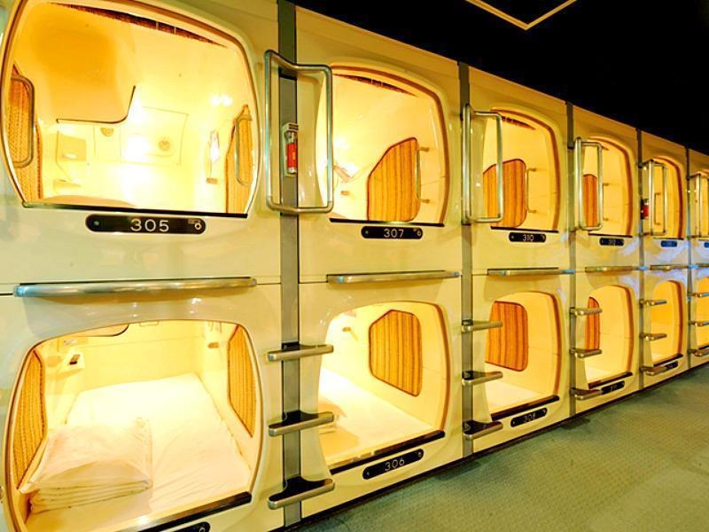Capsule hotel Capsule *