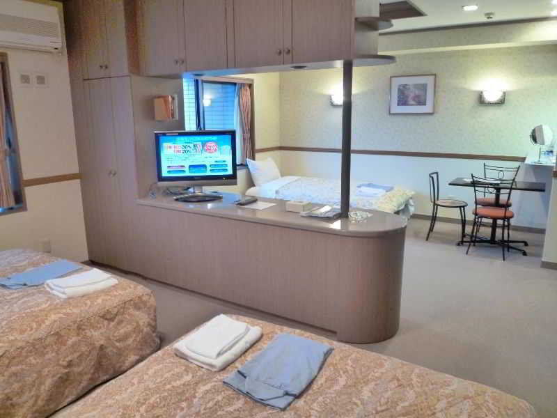 Toyoko Hokkaido Susukino Minami Hotel 2*