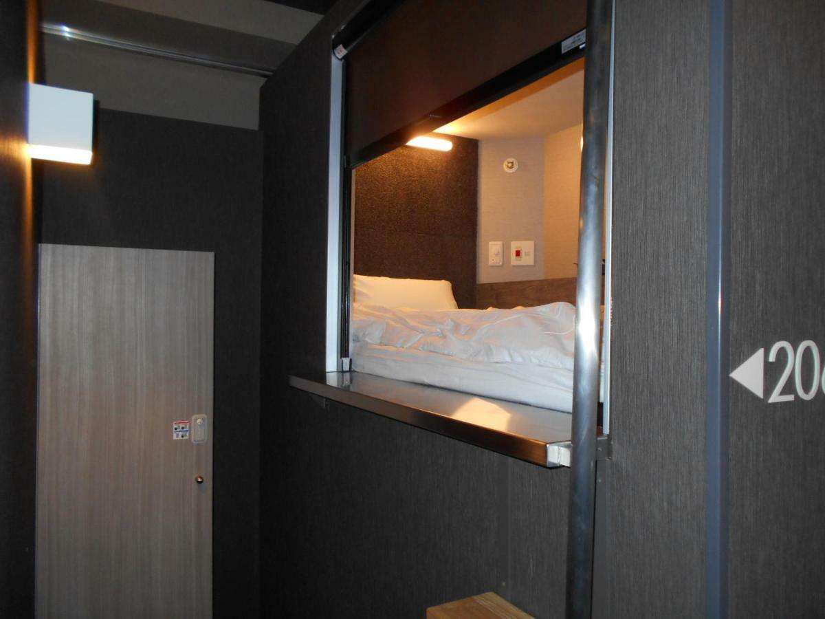 Capsule hotel Bizcourt Susukino