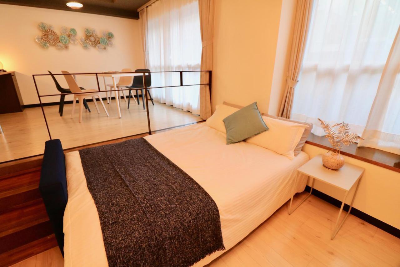 Laurel Apartment *