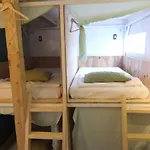 Igloo Dorm & Breakfast
