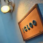 Igloo Dorm & Breakfast