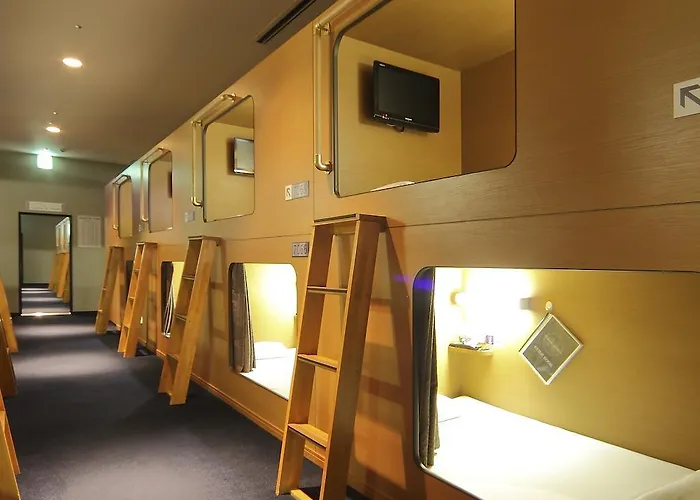 Capsule Hotel Nikoh Refre