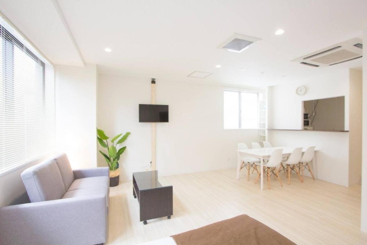 Cozy And Convenient Royal Heights Apartment