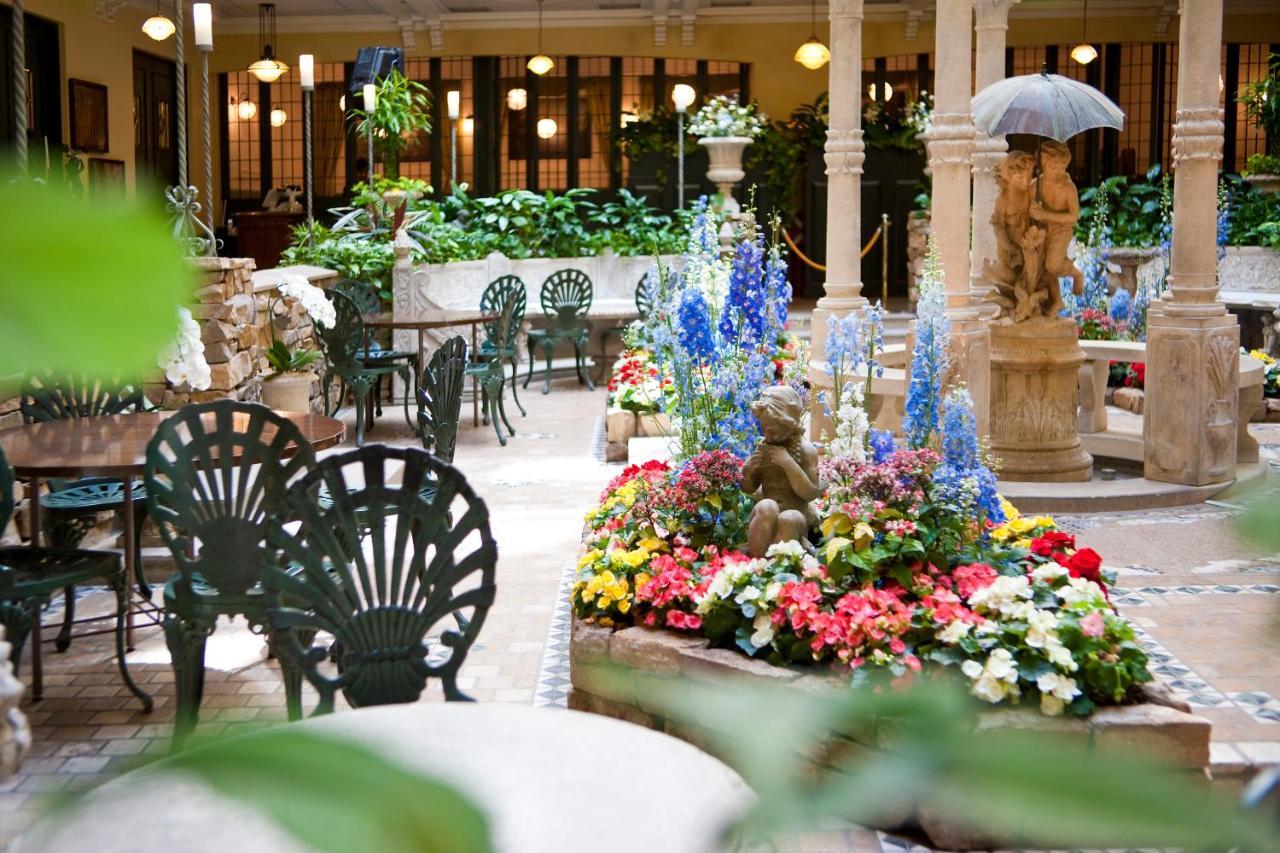 Monterey 4*