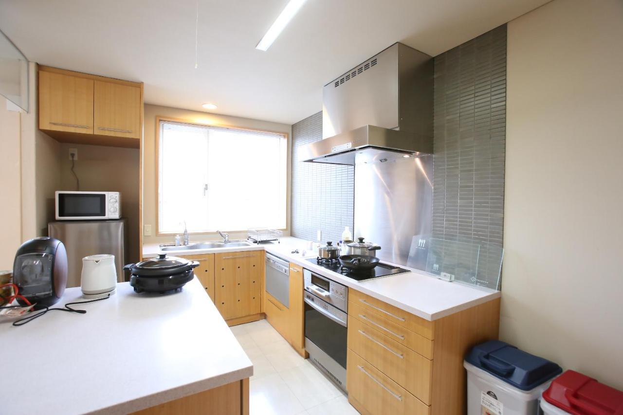 Holiday home 南2条蒼龍 希少な最大18名様ご宿泊可能の大豪邸 駅徒歩6分 無料駐車場4つ付き *
