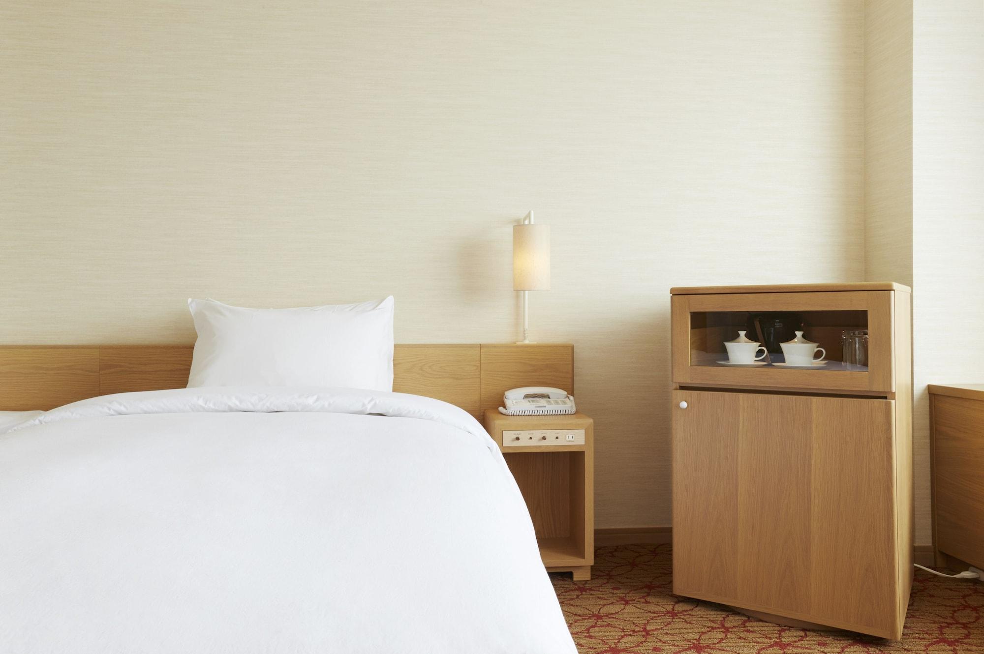 Keio Plaza Hotel