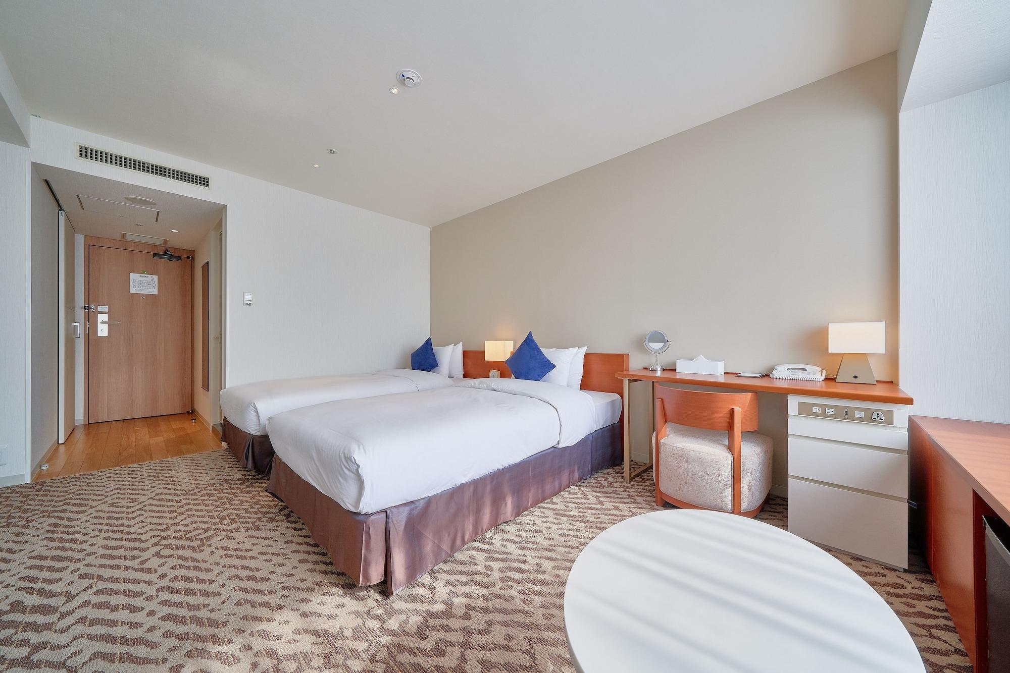 Keio Plaza Hotel 5*