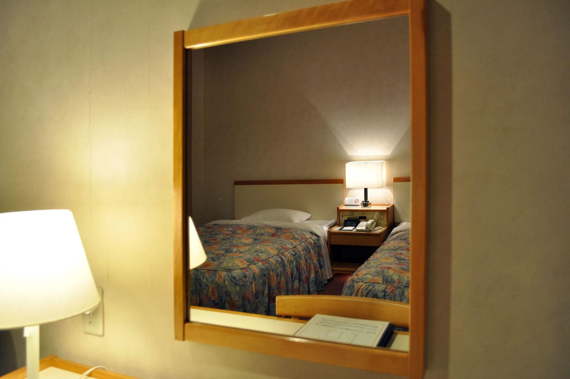 Sun Plaza Hotel 4*