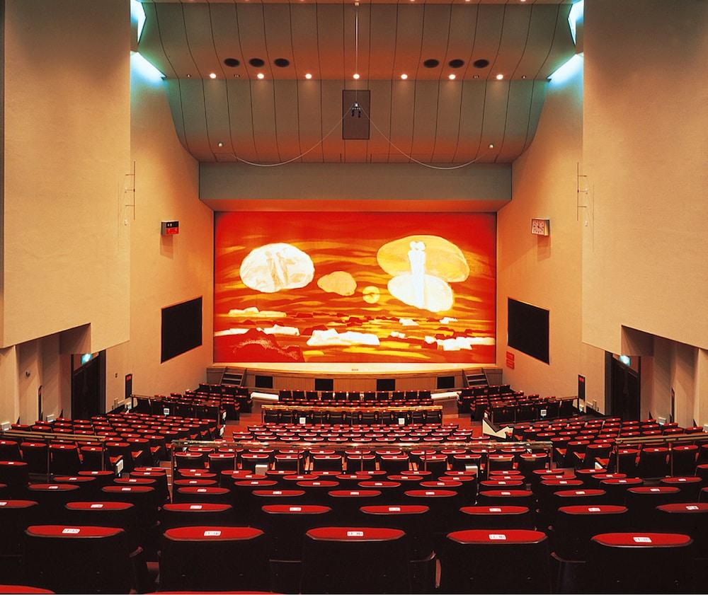 Sun Plaza Hotel 4*