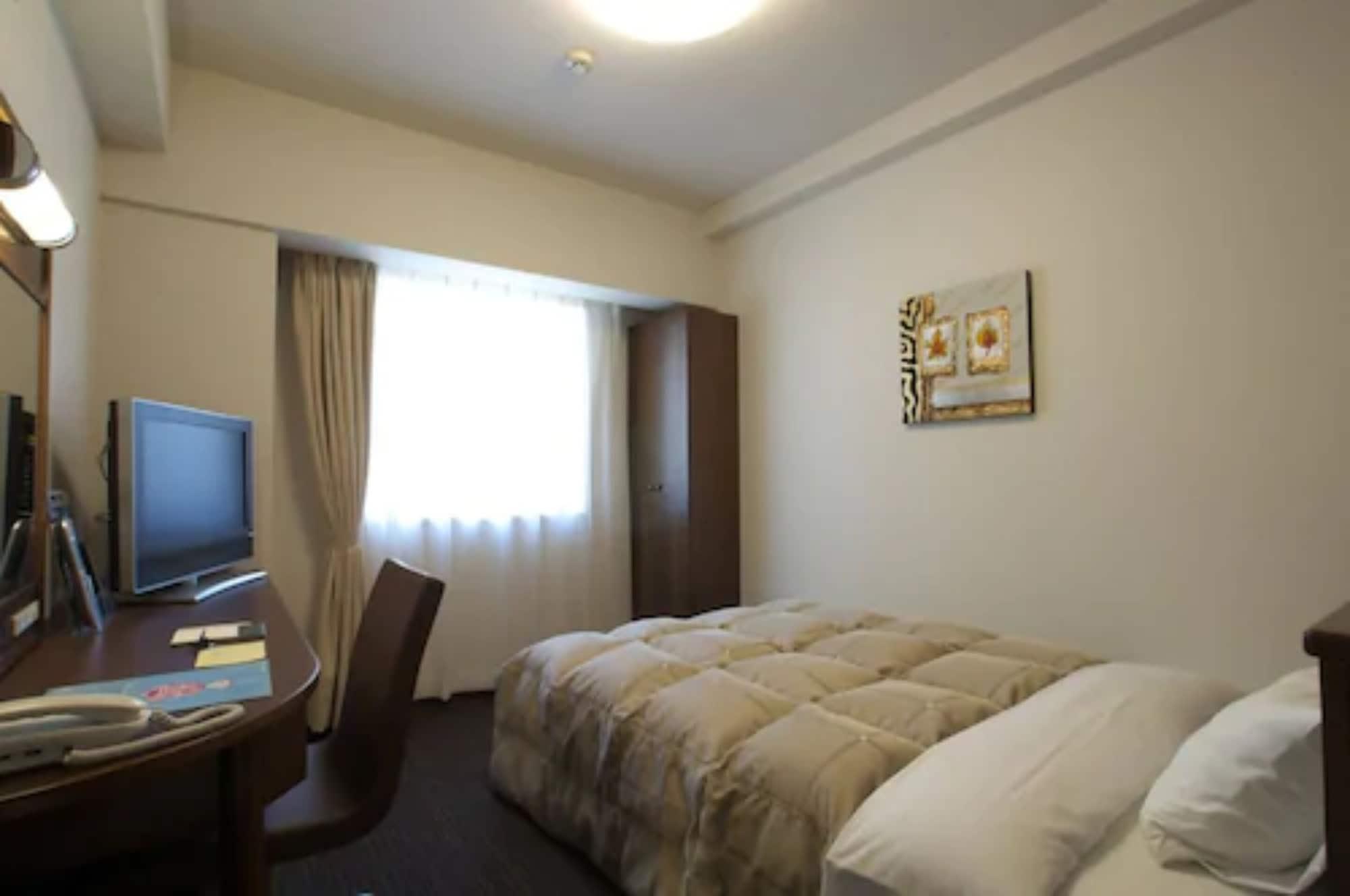 Hotel Route-inn Ekimae Kitaguchi 3*