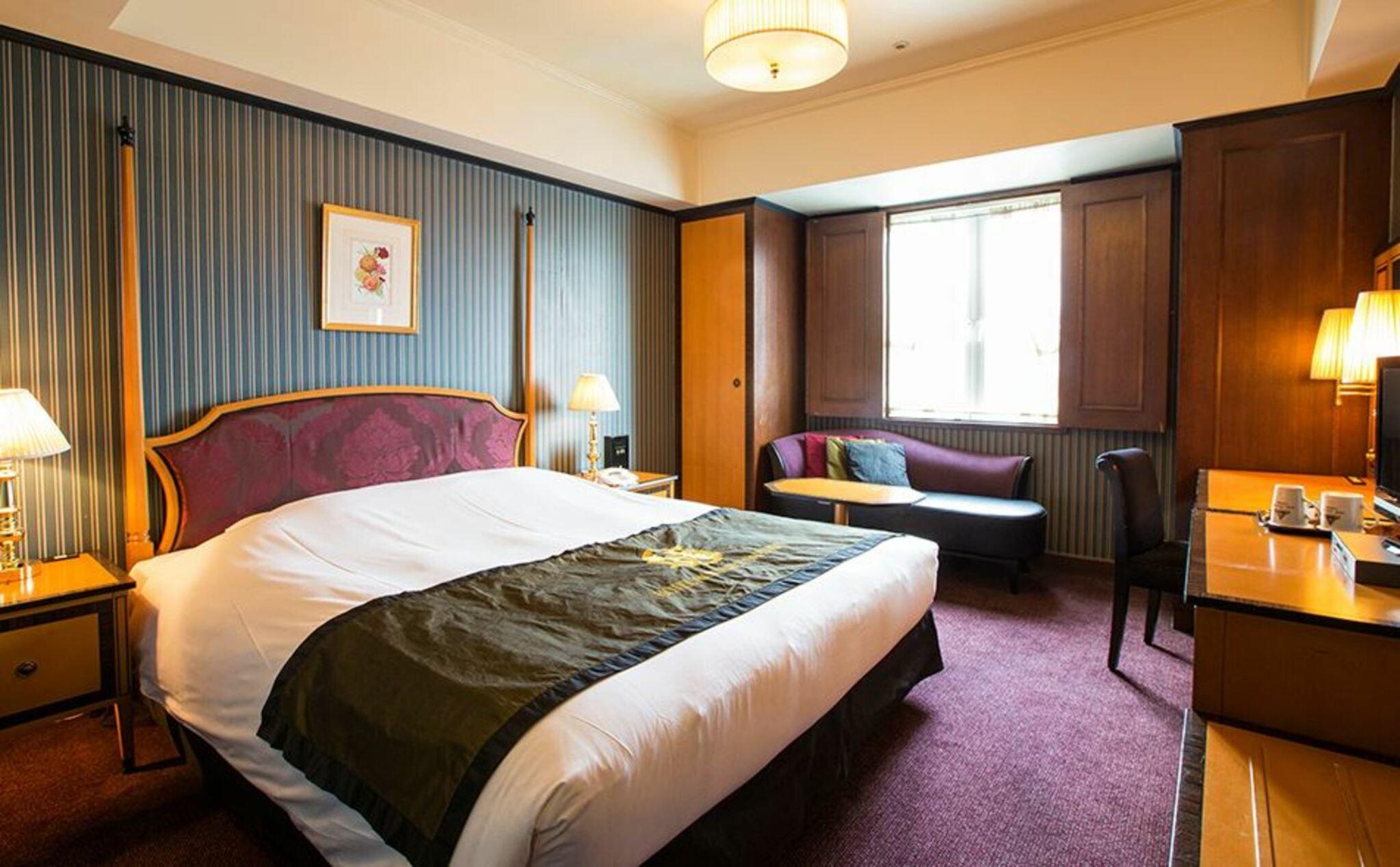 Monterey 4*