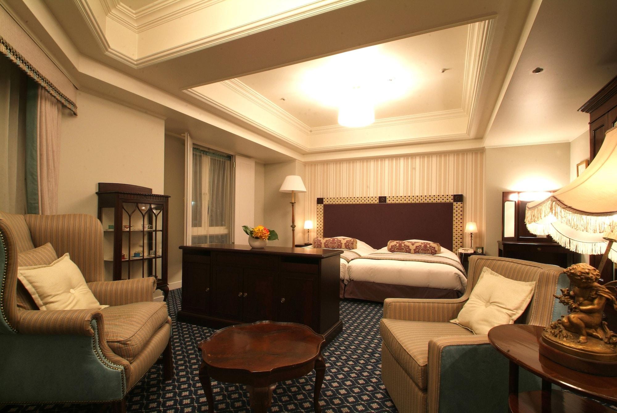 Monterey Hotel