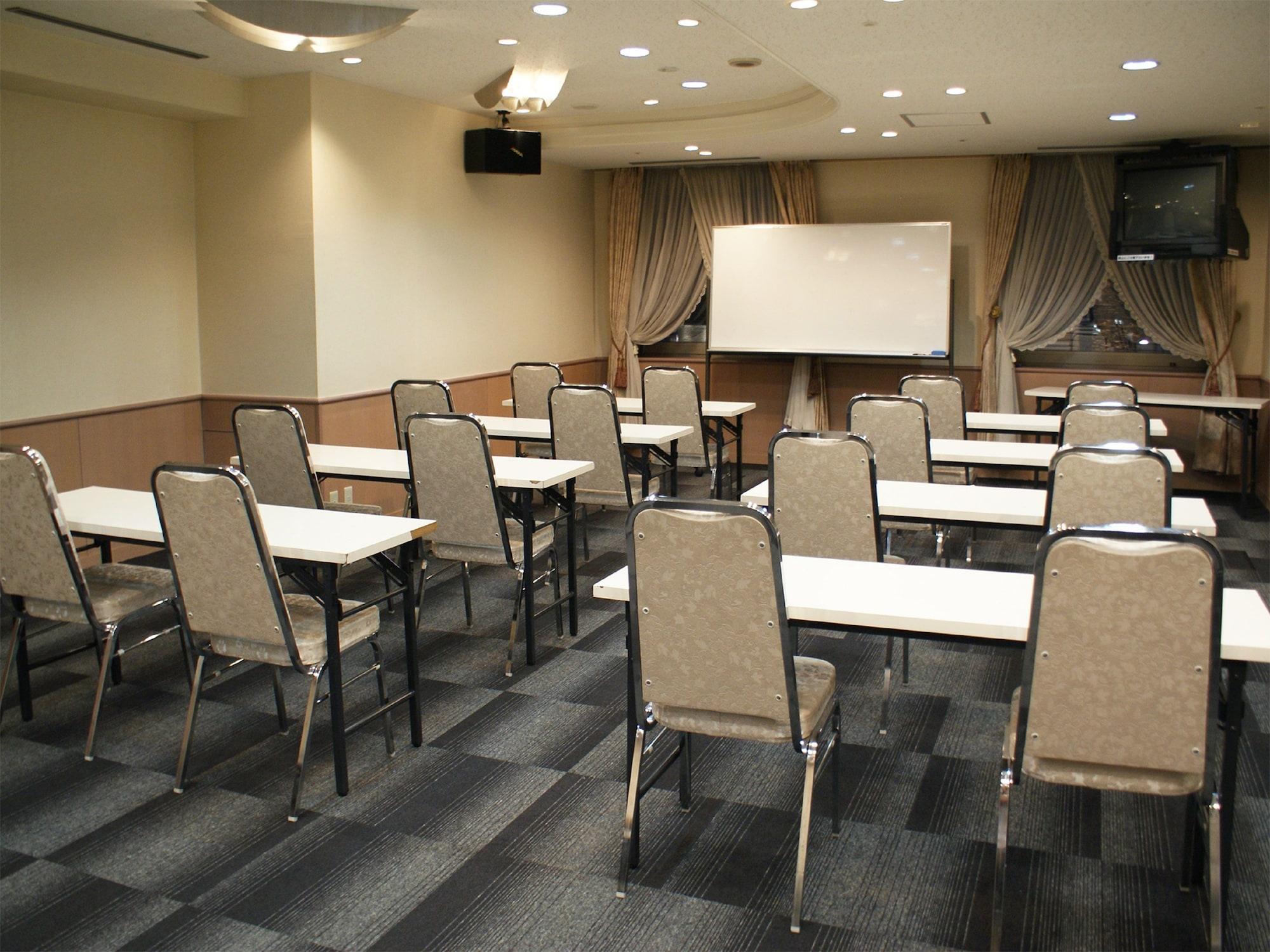 Livemax Budget Hotel 2*