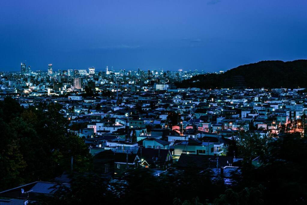 札幌西野夢幻夜景附庭院 Night View House Sapporo