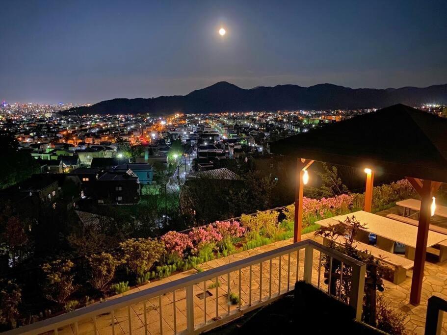 札幌西野夢幻夜景附庭院 Night View House