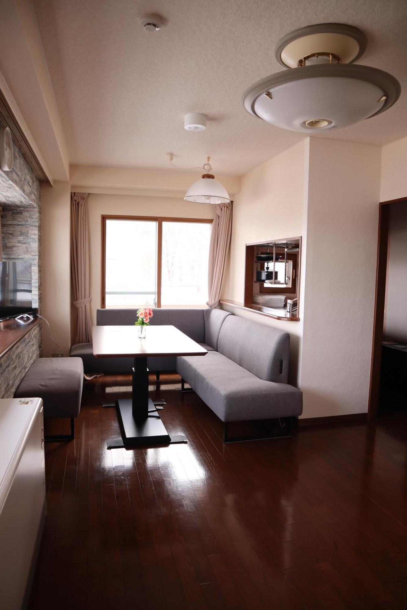 Moiwayama Apartment