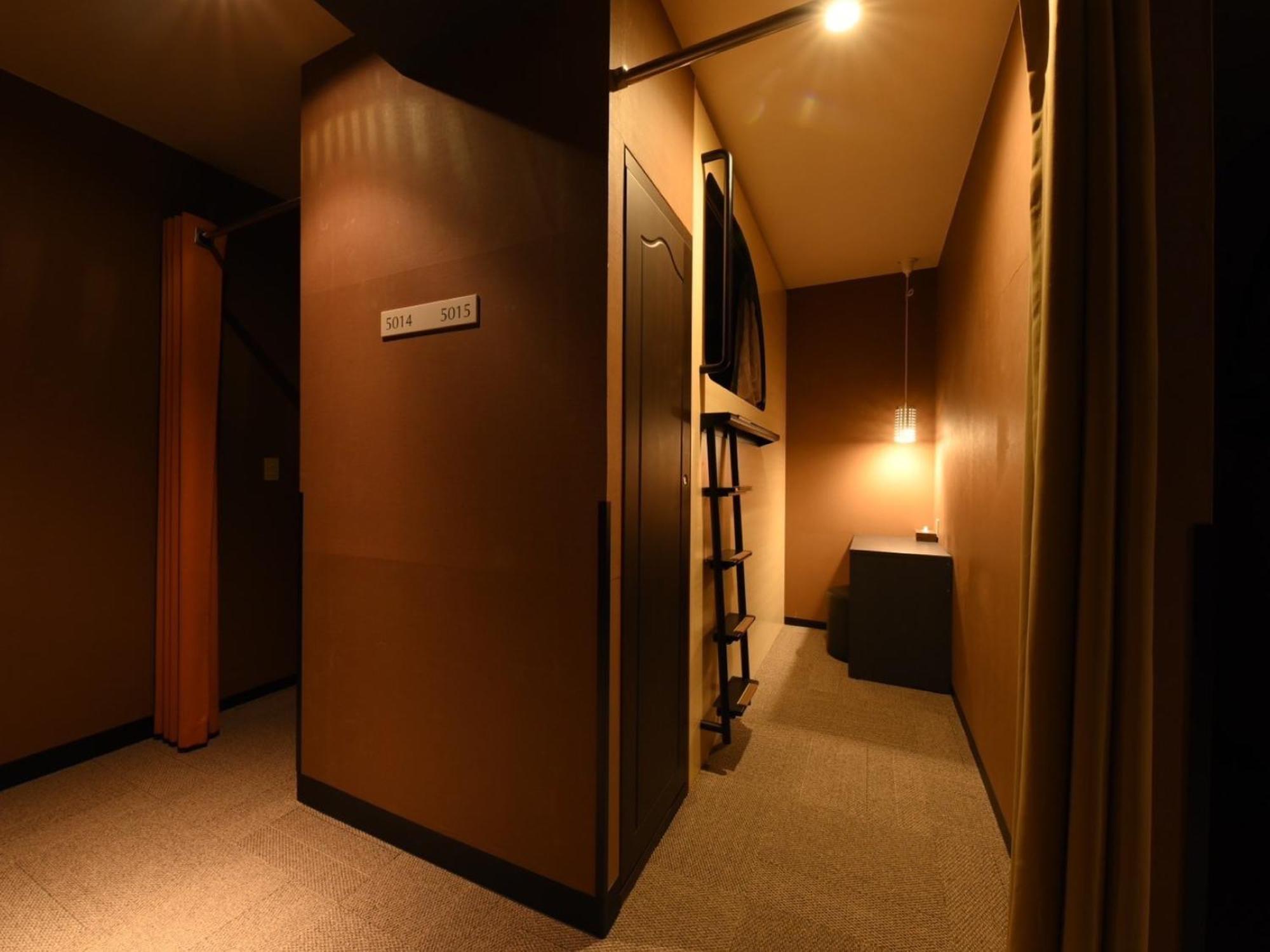 Capsule hotel The Centurion Sauna Rest & Male Only