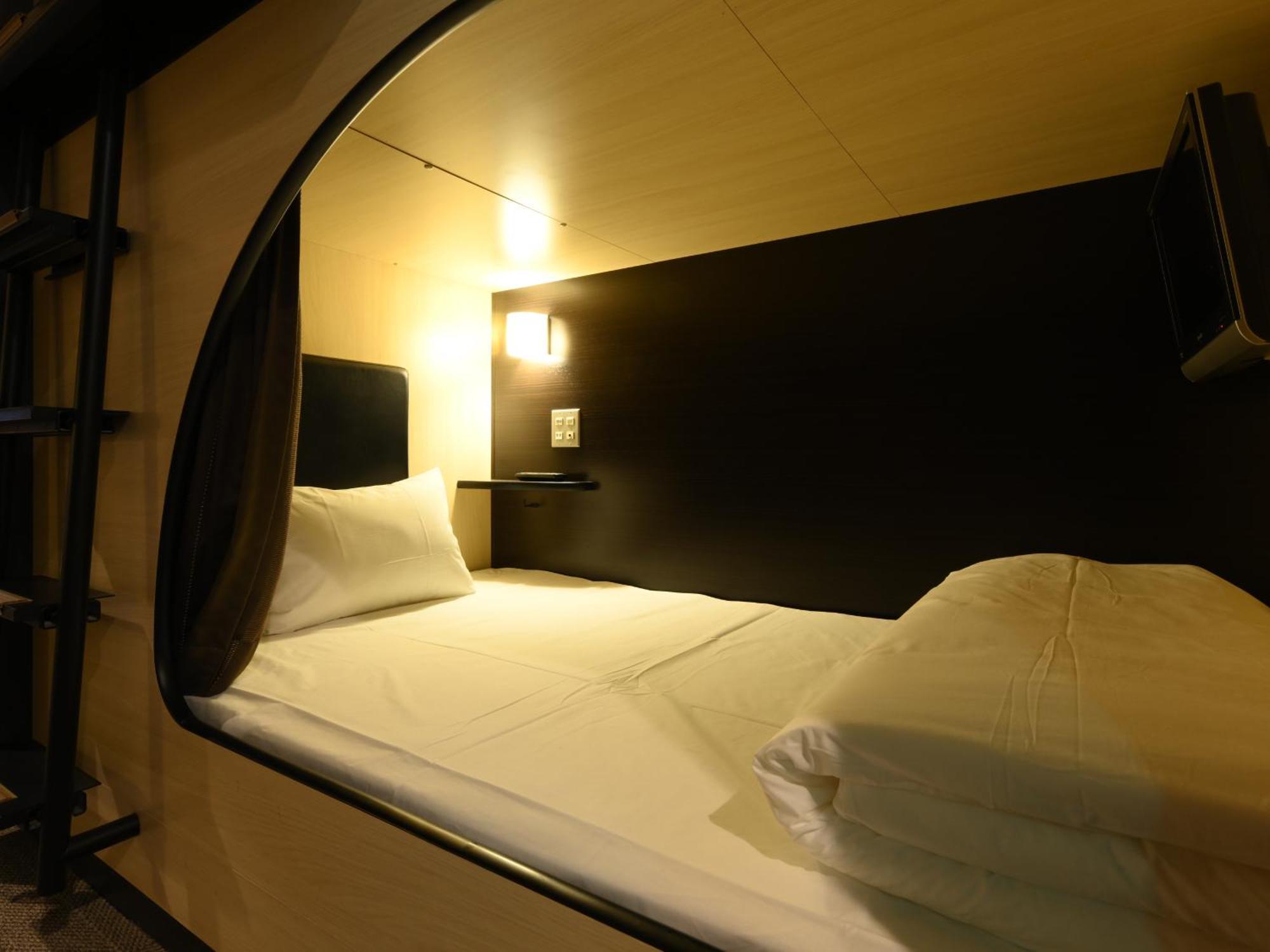 Capsule hotel The Centurion Sauna Rest & Male Only *