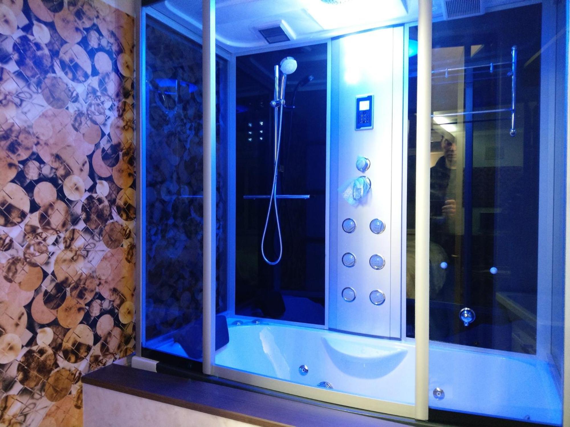 Guest house Glamping Carta: Luxury Sauna And Jacuzzi Retreat In *