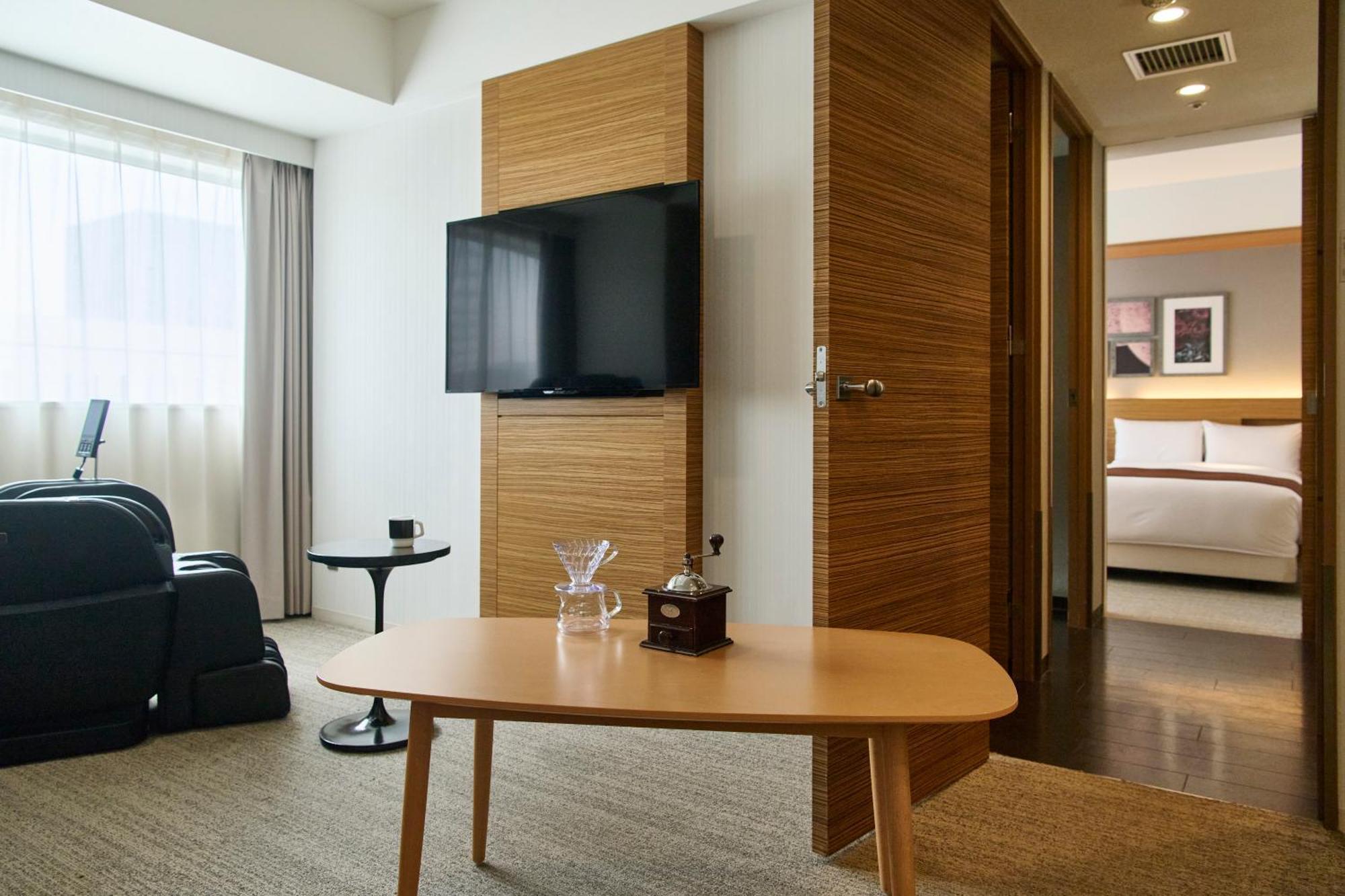 Hotel Cross 4*