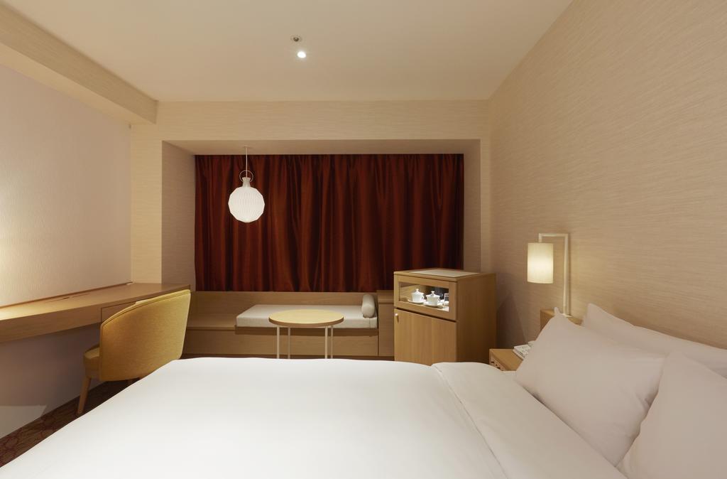Keio Plaza Hotel 5*