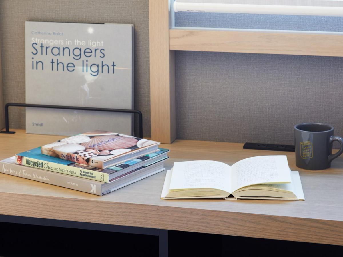 Lamp Light Books Sapporo