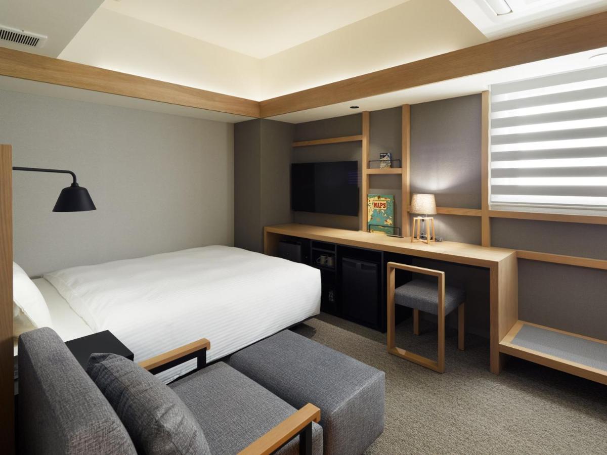 Lamp Light Books Hotel 3*