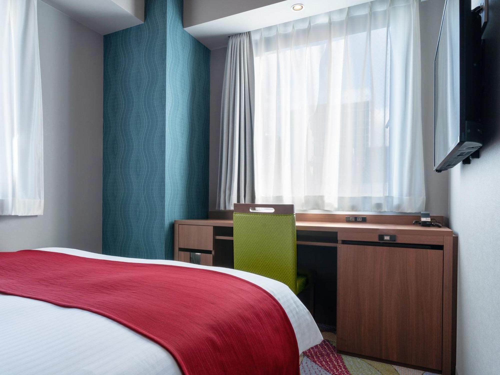The B Hotel