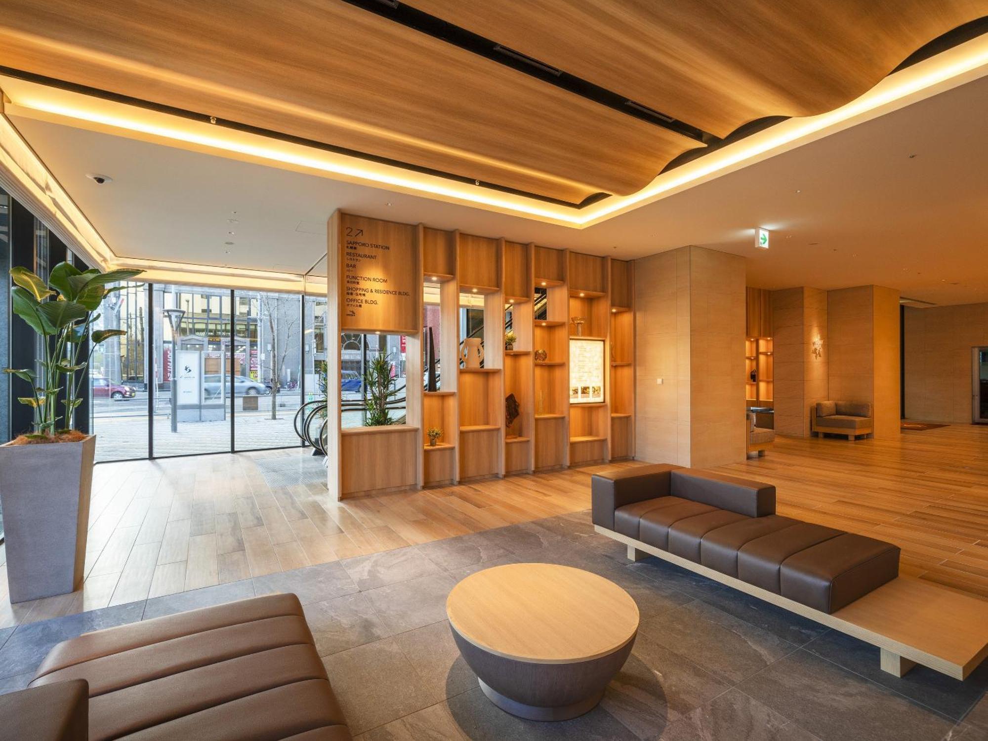 Emion Hotel 4*