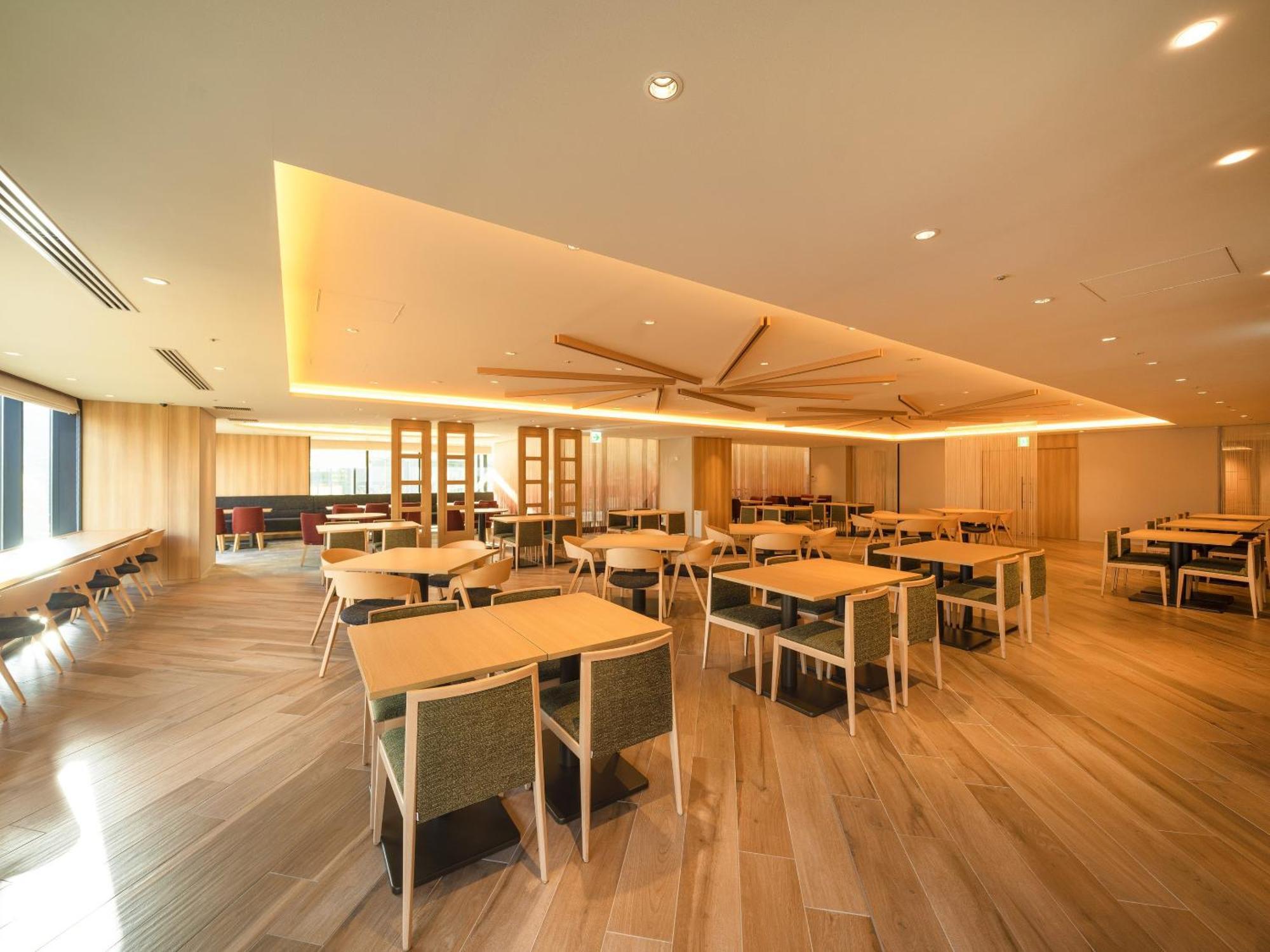 Emion Hotel 4*
