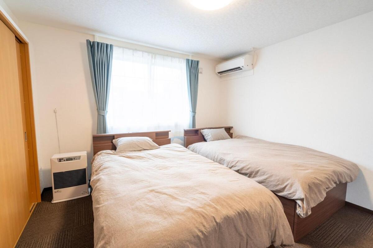 Holiday home Hills 5 Bedroom 10 Beds 2 Bath 2 Free Parking Spaces